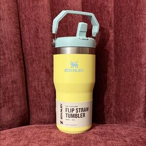 Pomelo IceFlow Flip Straw Tumbler